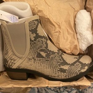 Brand new Lucky brand rain boots size 9
